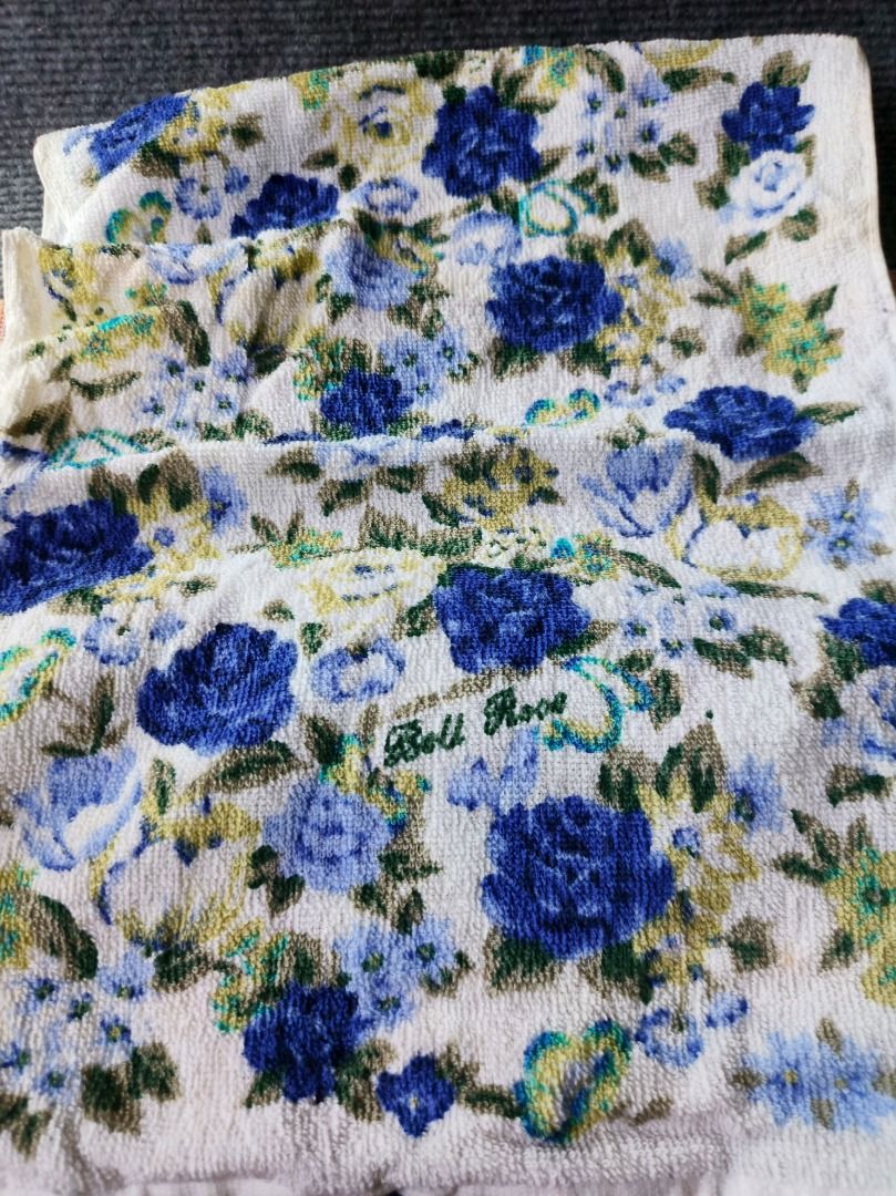 Set of 4 Assorted Patterned Handkerchiefs/Small Towels (Category: Handkerchief & Pocket Squares) located in San Leonardo. Submitted by burgossanleonardo.12345 (Listing ID 1464182238, Image 3). Description: - Set of 4 assorted handkerchiefs or small towels. - Designs include: floral rose pattern, deep blue tie-dye, cream with embroidered crest, and cream with embroidered initials. - Versatile: suitable for everyday use or as decorative accents..
