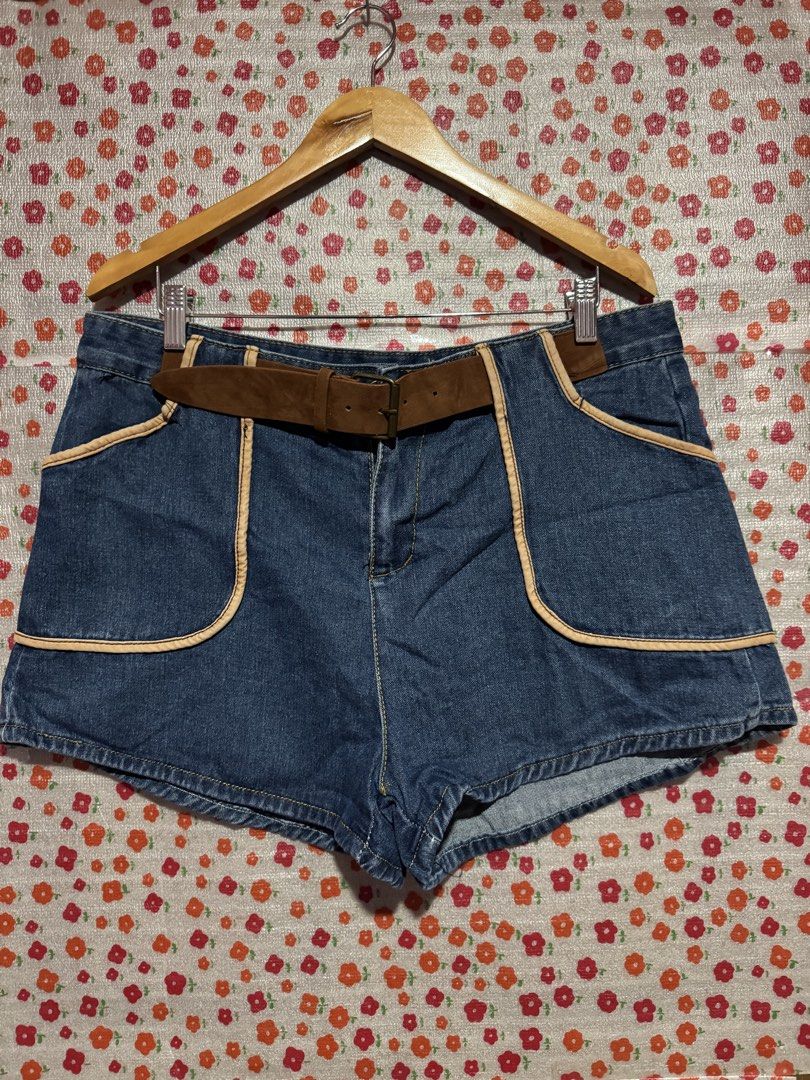 Sexy plus short with fix belt (Category: Shorts) located in Bacoor. Submitted by teneleven_apparel (Listing ID 1464278801, Image 1). Description: Measurement ( based on measure tape: 37x13L Condition: never been worn 📍 Jnt or lalamove.