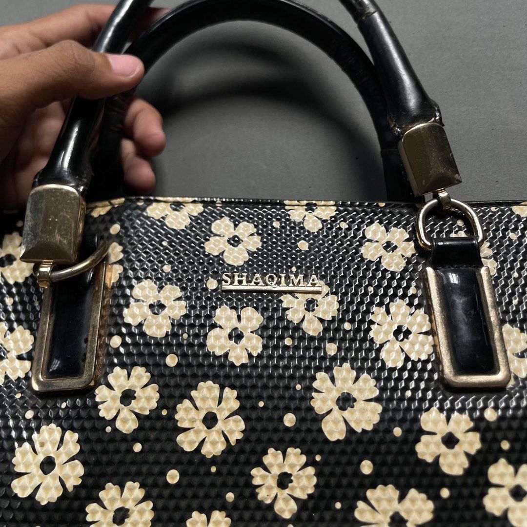 SHAQIMA BAG (Category: Sling Bags) located in Liloan. Submitted by retro_ken_finds (Listing ID 1464151953, Image 2). Description: 🔻Details🔻 SHAQIMA BAG 📐𝐌𝐞𝐚𝐬𝐮𝐫𝐞𝐦𝐞𝐧𝐭 ( 𝒊𝒏 𝒊𝒏𝒄𝒉𝒆𝒔 ) •N/A • ᴄᴏɴᴅɪᴛɪᴏɴ: 9/10 • ᴄᴏʟᴏʀ ʀᴀᴛᴇ: 9/10 _______________________________ 🅼🅸🅽🅴: 580 _______________________________ ⚠️ 𝑷𝒂𝒚𝒎𝒆𝒏𝒕 𝒇𝒊𝒓𝒔𝒕 /𝑵𝒐 𝑪𝑶𝑫 /+𝑺𝒉𝒊𝒑𝒑𝒊𝒏𝒈 ⚠️ 𝑵𝒐 𝒅𝒆𝒍𝒆𝒕𝒊𝒏𝒈 𝒄𝒐𝒎𝒎𝒆𝒏𝒕𝒔 /𝑵𝒐 𝒓𝒆𝒇𝒖𝒏𝒅 🚨 NOTE