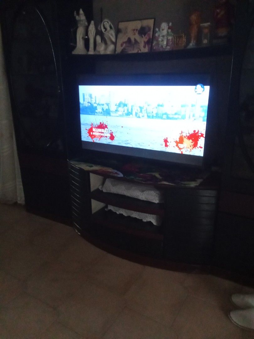 Sharp TV (Category: TV) located in Singapore. Submitted by rgflower (Listing ID 1464233786, Image 3). Description: - Sharp television - Clear picture quality when on - Perfect for movies and shows - Comes with original stand - Ready for a new home.