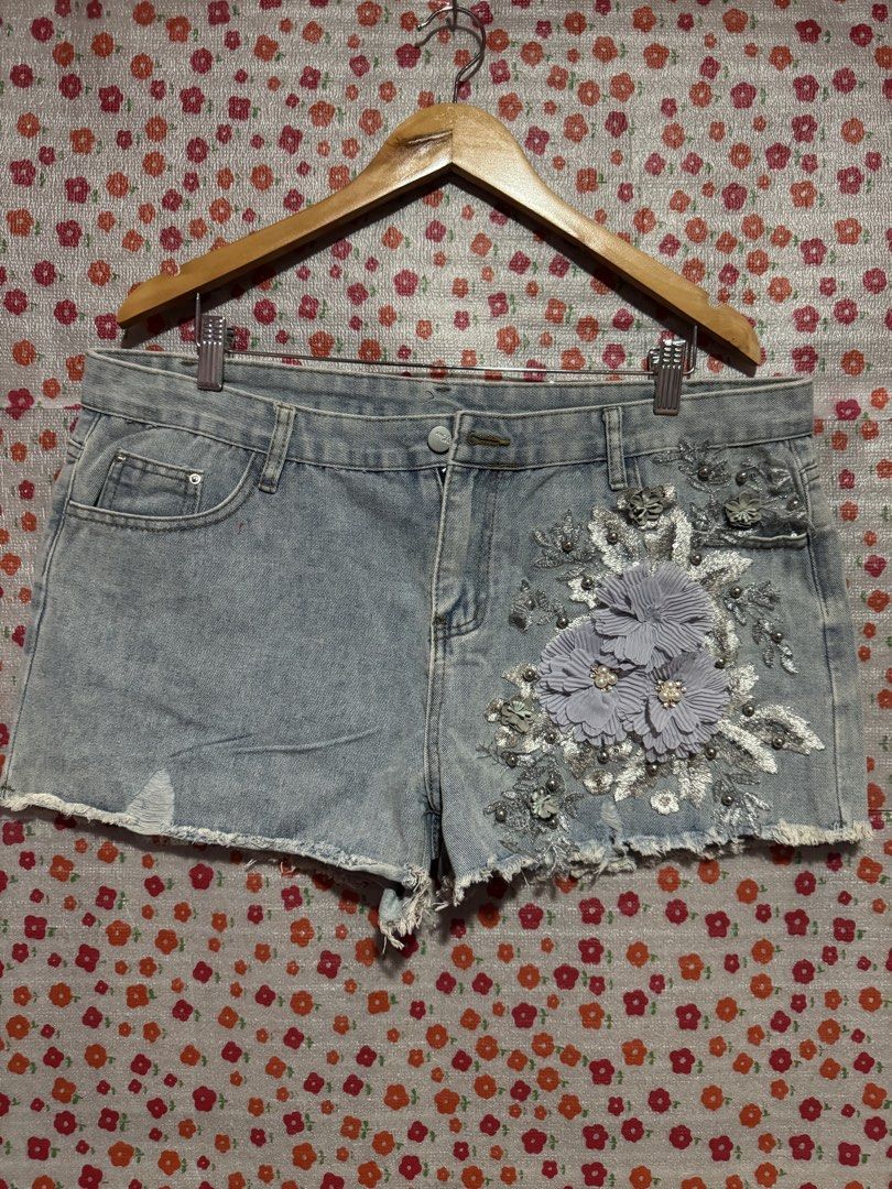 Shein plus size short with design (Category: Shorts) located in Bacoor. Submitted by teneleven_apparel (Listing ID 1464280585, Image 1). Description: Size: 4XL Measurement ( based on measure tape: 38x12L Condition: never been worn 📍 Jnt or lalamove.