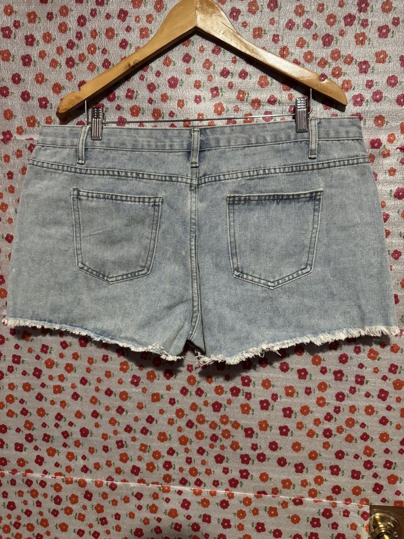 Shein plus size short with design (Category: Shorts) located in Bacoor. Submitted by teneleven_apparel (Listing ID 1464280585, Image 2). Description: Size: 4XL Measurement ( based on measure tape: 38x12L Condition: never been worn 📍 Jnt or lalamove.