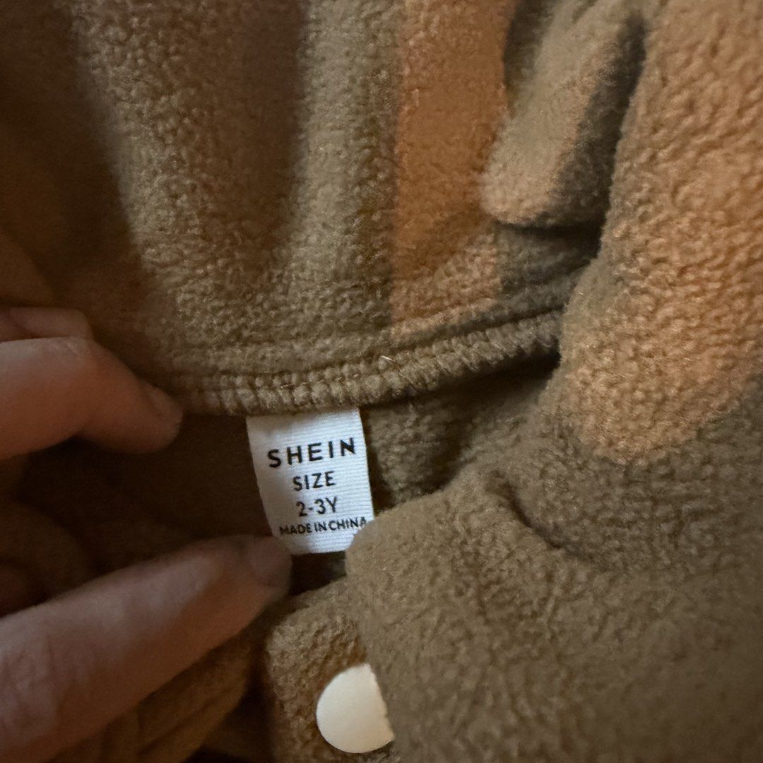 SHEIN Quilted Fleece Lined Set 2-3Y (Category: Babies & Kids Fashion) located in Manila. Submitted by iceonmyneck (Listing ID 1464201603, Image 3). Description: - Cozy quilted jacket and pants set - Fleece-lined for extra warmth - Jacket features a stylish stand-up collar - Pants have a comfortable elastic waistband - Ideal for chilly weather - Brand: SHEIN.