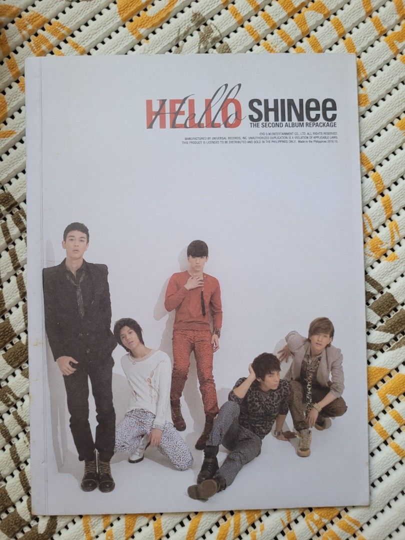 SHINee The 2nd Album Repackage Hello CD PH version (Category: CDs & DVDs) located in Manila. Submitted by naila_s_things (Listing ID 1464154170, Image 1). Description: preloved unsealed CD plus album only may show signs of aging due to storage no to sensitive item location: Ilocos Norte SHINee's The 2nd Album Repackage: '' - Includes the original CD - Features the SHINee members on the album cover - Perfect for any dedicated Shawol (fan) - A clas