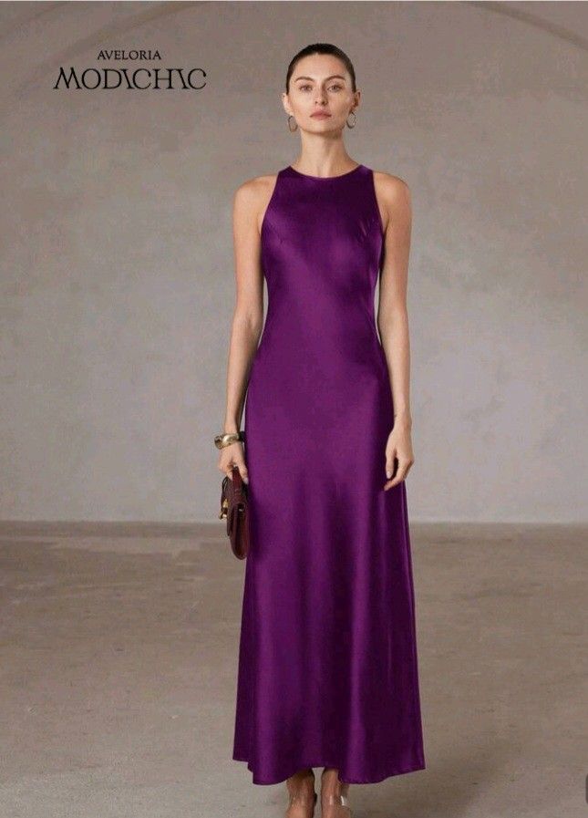 Silk satin.long gown (Category: Evening dresses & gowns) located in Manila. Submitted by nikita02_kara (Listing ID 1464039128, Image 3). Description: 📌Silk Satin Long Gown Floor lenght Light Blue.freesize 📌Silk Satin purple long gown with belt at the back.freesize On Hand we delivery same day via lalamove shipping fee c/o buyer.