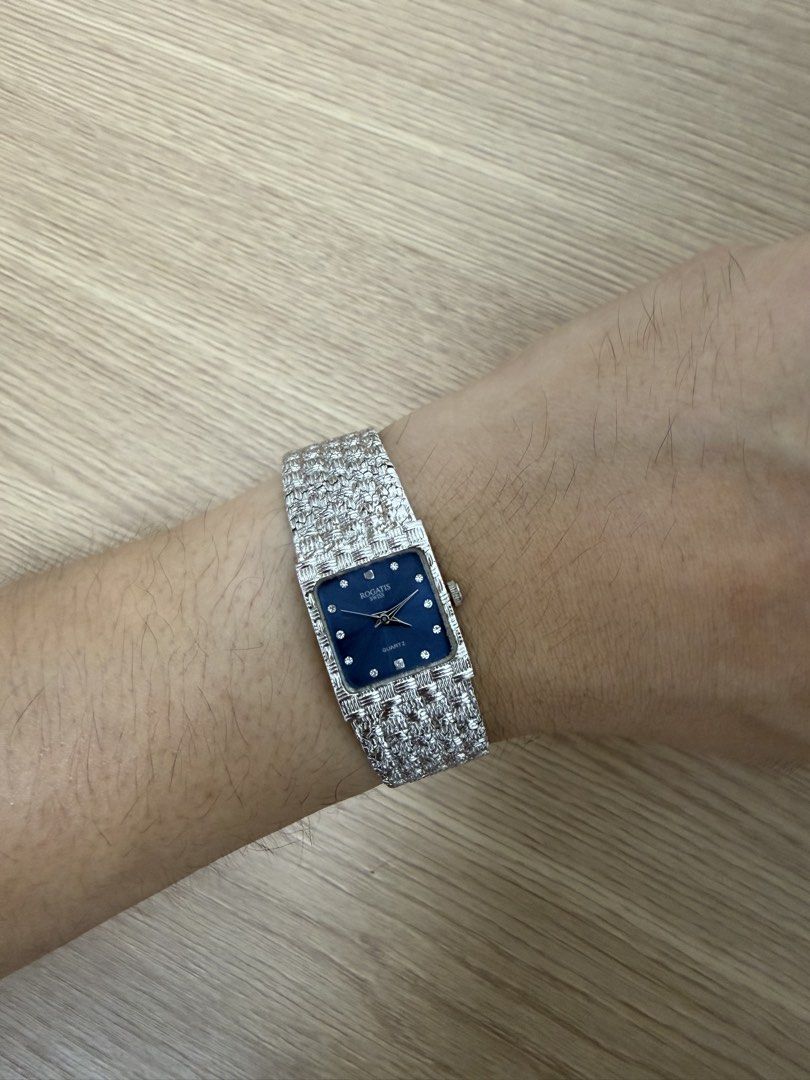 Silvertone watch (Category: Men's Watches) located in Cebu City. Submitted by kingsbee (Listing ID 1464219734, Image 2). Description: Authentic Japan watch Silver tone.