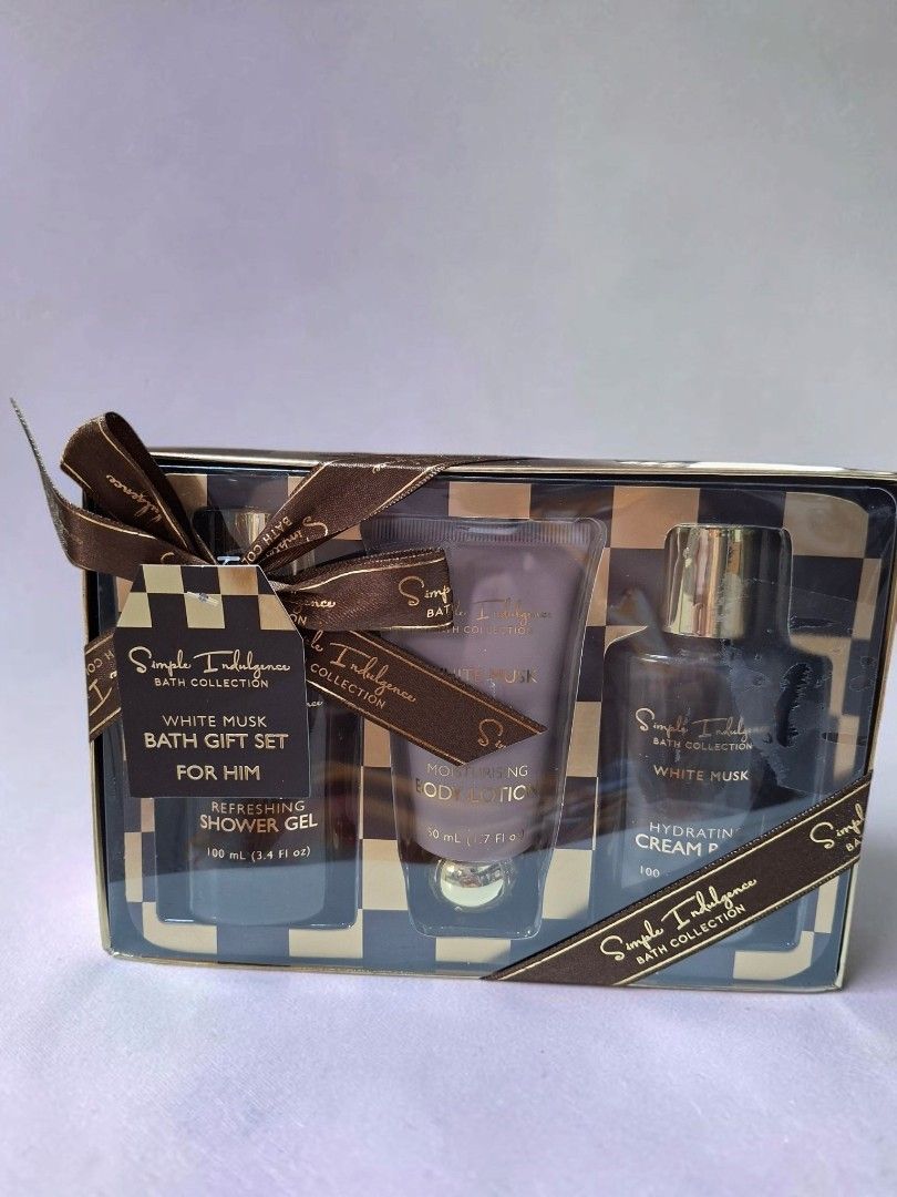 SIMPLE INDULGENCE BATH COLLECTION FOR HIM (Category: Bath) located in Las Pinas. Submitted by annachiaonair2037 (Listing ID 1464147986, Image 1). Description: SIMPLE INDULGENCE BATH COLLECTION FOR HIM INCLUDES: SHOWER GEL 100mL 3.4 Fl. oz. CREAM BATH 100mL 3 4 Fl. oz. Body Lotiob 50mL 1.7 Fl. oz. perfect gift for men❤️.