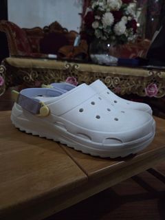 (Category: ) located in . Submitted by huda_wardrobe (Listing ID 1464196853, Image 1). Description: .