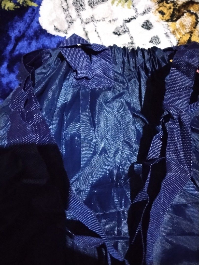 Sketchers Drawstring Backpack (Category: Backpacks) located in Mabalacat. Submitted by al_amin_thrift (Listing ID 1464228061, Image 3). Description: ⚽ Skechers Drawstring Backpack — Navy Blue Item Details - Brand: Skechers — well-known footwear & lifestyle brand ​ - Style: Cinch sack / drawstring backpack ​ - Color: Deep navy blue with bold white circular logo print ​ - Material: Lightweight, smooth, durable nylon — water-resistant & quick-drying
