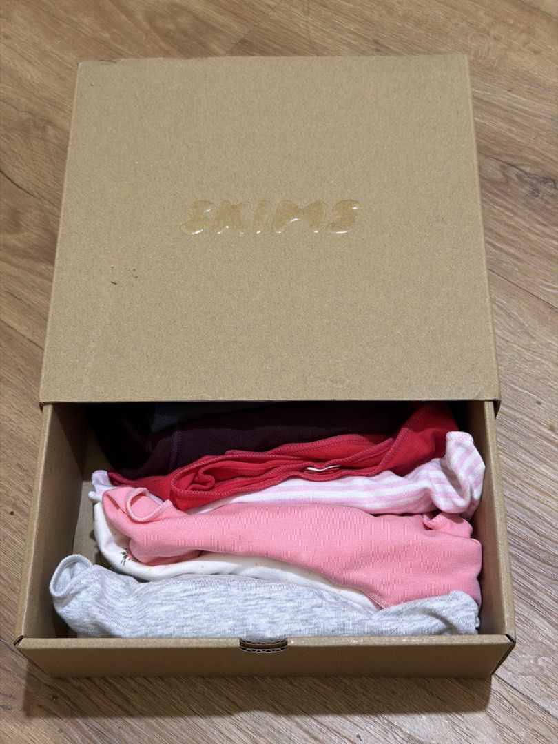 SKIMS PLUS SIZE Cotton thongs (Category: Sleeveless) located in Manila. Submitted by scimihx (Listing ID 1464268686, Image 1). Description: Bought this for my sister but she prefers the other cotton set instead of this thong. You’ll get 9pcs only out of 10. BRAND NEW.