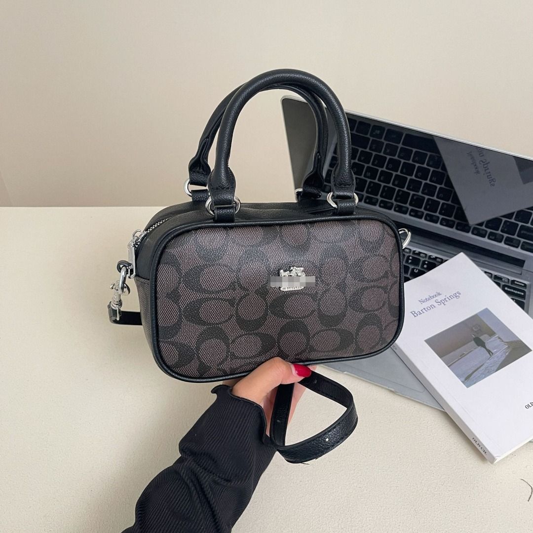 Sling Bag for Women (Category: Cross-body Bags) located in Quezon City. Submitted by evea_08fashion (Listing ID 1464191388, Image 3). Description: .