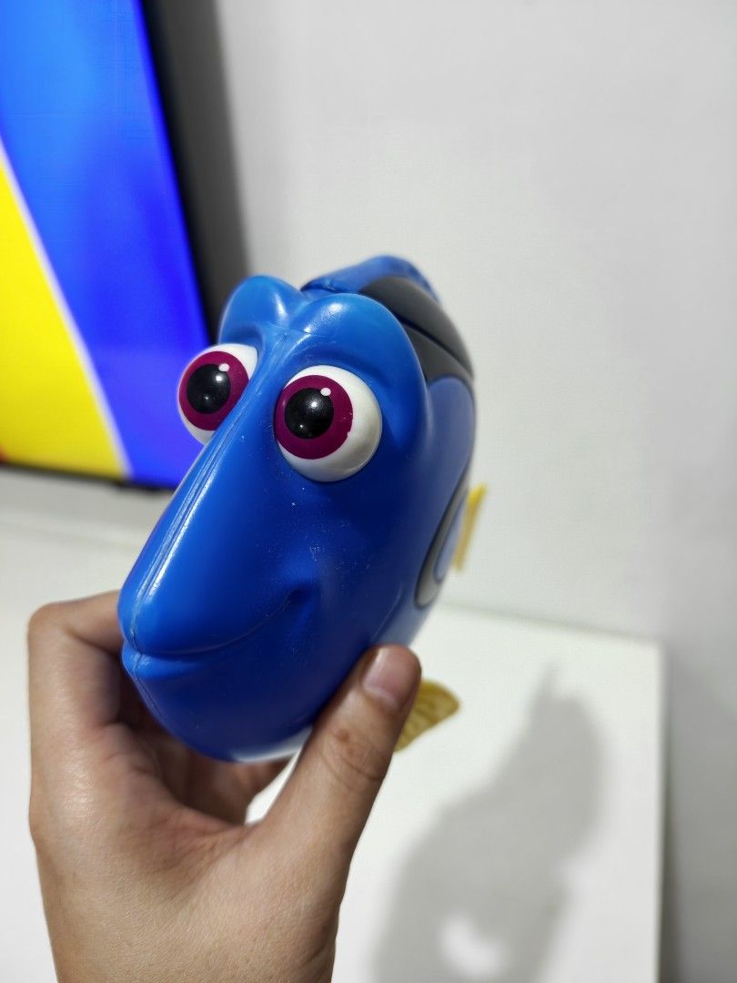 SM Cinema FINDING DORY popcorn bucket / snack container (Category: Kids Toys) located in Pasig City. Submitted by dian.juliet (Listing ID 1464217098, Image 3). Description: ▪️Preloved ▪️What you see is what you get. ▪️Colors may vary due to lightning. ▪️Flaws are barely noticeable. ▪️Feel free to message me for other details. :) 🖤 dian.