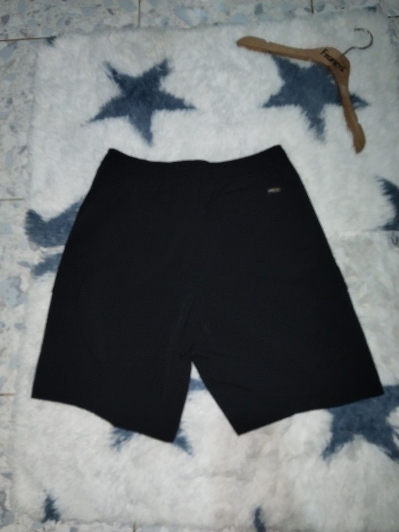 Snowpeak nylon condura cargo (Category: Shorts) located in Barili. Submitted by francis88z (Listing ID 1464280821, Image 2). Description: Snowpeak condura Size L W32-36 L21 As new condition No issue Mine 600+sf.