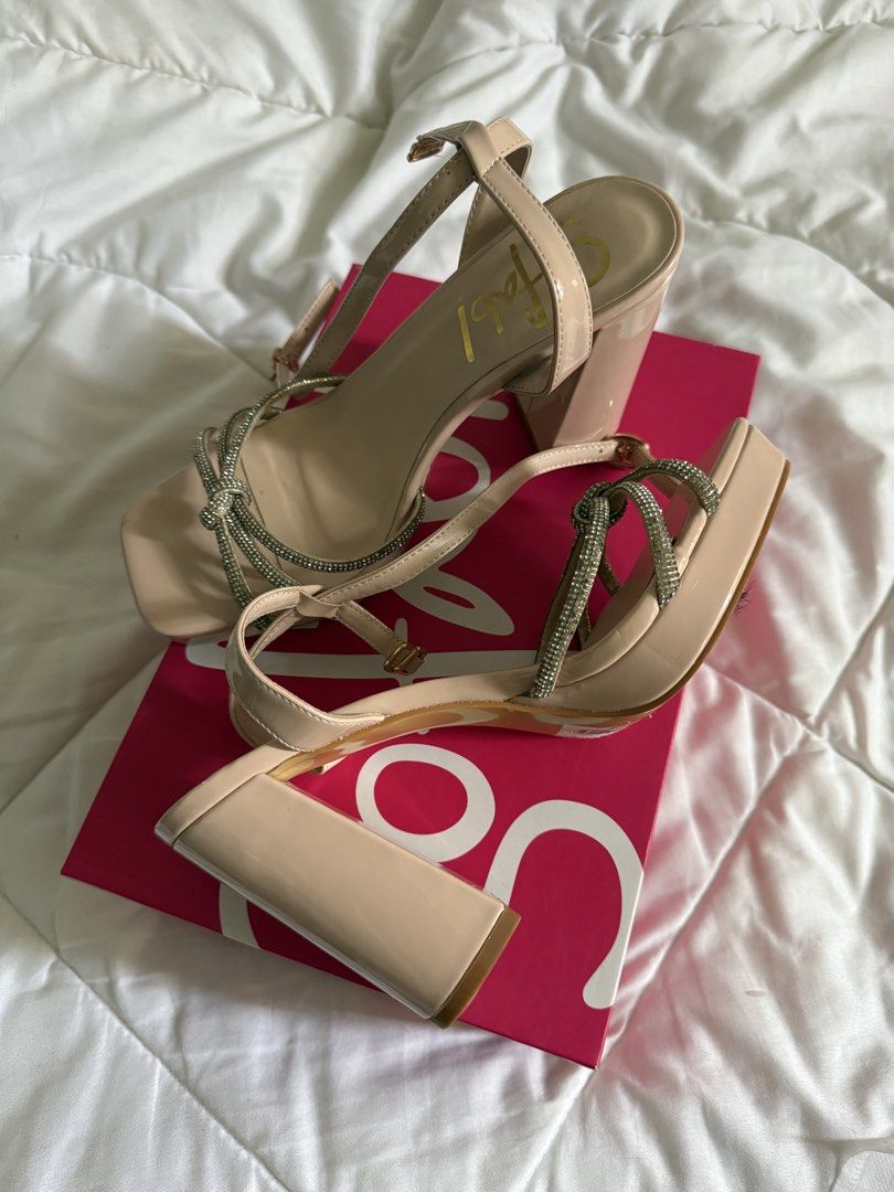 So Fab heels (Category: Heels) located in Quezon City. Submitted by katxreyes (Listing ID 1464194399, Image 2). Description: size 7 // used once 📍QC.