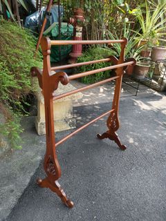 (Category: ) located in . Submitted by SecondHand_Furniture (Listing ID 1464191110, Image 1). Description: .