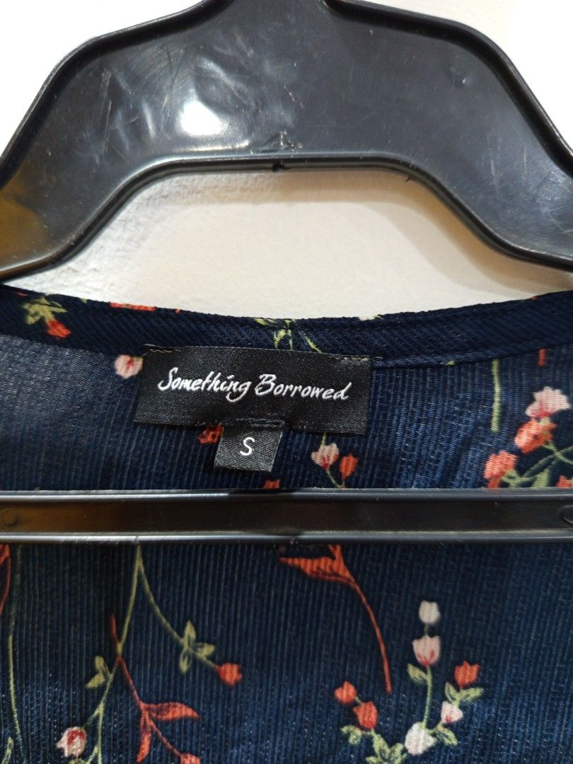 Something borrowed (Category: Coats, Jackets and Outerwear) located in Cavite. Submitted by alliahscloset2.2 (Listing ID 1464172015, Image 2). Description: .