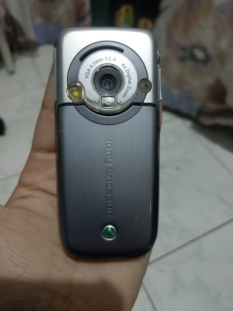 Sony Ericsson vintage phone (Category: Early Generation Mobile Phones) located in Manila. Submitted by caaths_collection (Listing ID 1464191252, Image 3). Description: - AS IS, What You See Is What You Get No return, no refund. .