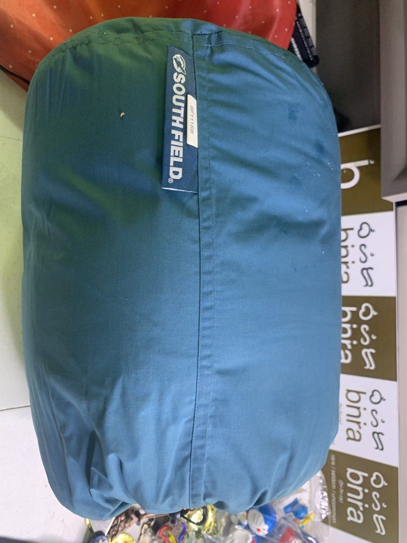 Southfield - Camping Sleeping Bag - 190x85 (Category: Hiking & Camping) located in Carmona. Submitted by bihira (Listing ID 1464272630, Image 1). Description: Southfield - Camping Sleeping Bag - 190x85 - WYSIWYG - 190cm x 85cm - 2540g.
