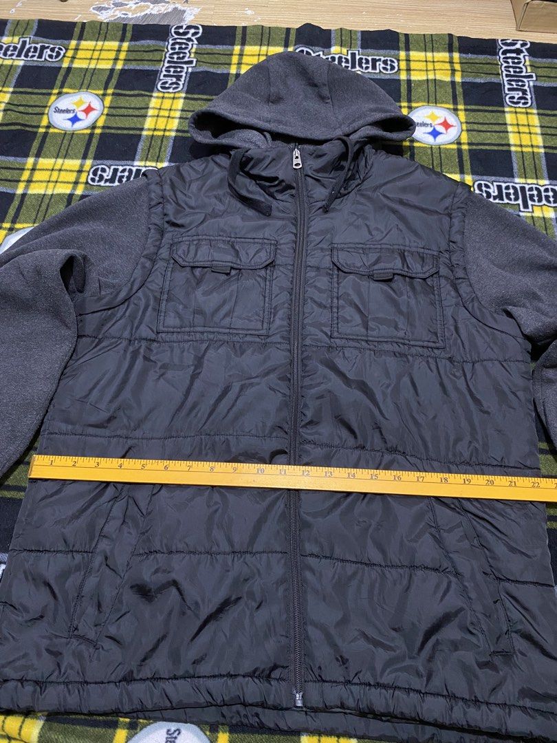 SOUTHPOLE,Full-zip puff jacket (Category: Coats, Jackets and Outerwear) located in Cavite. Submitted by jc_thrift95 (Listing ID 1464167233, Image 3). Description: - a Southpole hybrid jacket, featuring a quilted puffer body combined with soft fleece sleeves. - Made in Bangladesh - Color rate 8/10 - See pictures details for dimes..