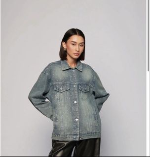 (Category: ) located in . Submitted by aju_closet (Listing ID 1464141464, Image 1). Description: .