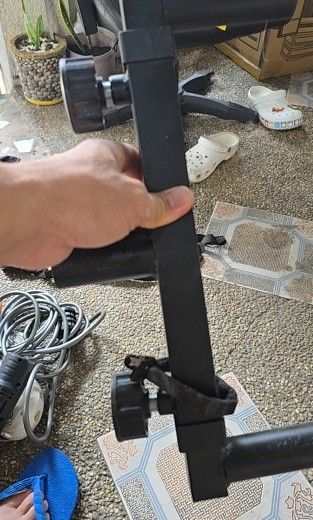 Speaker stand (Category: Music Accessories) located in Quezon City. Submitted by quickpenguin_2fd9d9 (Listing ID 1464196075, Image 3). Description: .