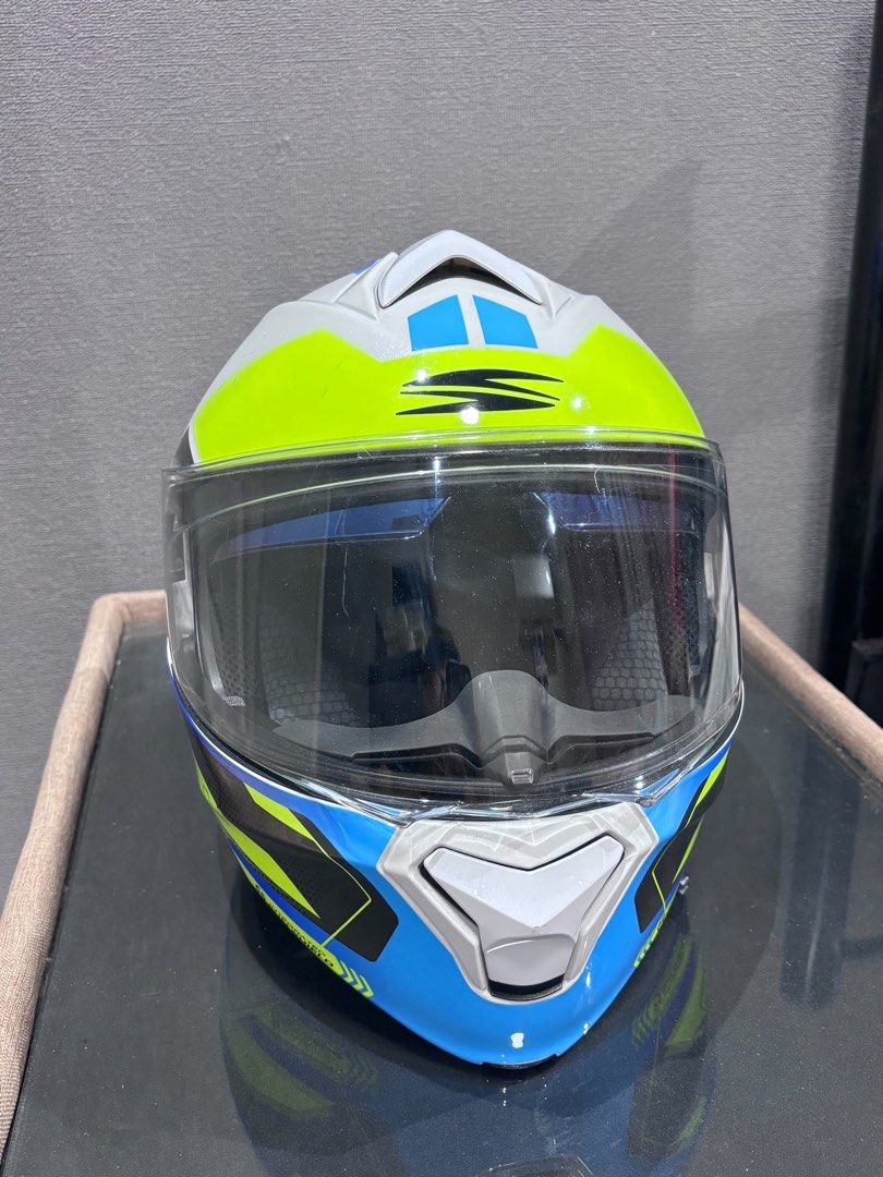SPYDER HELMET (MODULAR) (Category: Helmets and other Riding Gears) located in Mexico. Submitted by khl.rmj (Listing ID 1464254170, Image 1). Description: 〰️ minimal scratches/signs of usage 〰️ comes with original Spyder helmet bag 〰️ meet up/delivery: San Fernando/Mexico, Pampanga area.