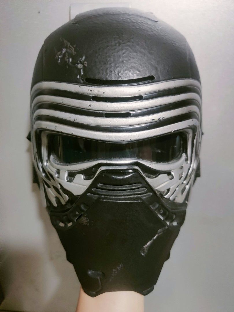 Star Wars Kylo Ren voice changer (Category: Action & Battle Toys) located in Manila. Submitted by jhs31 (Listing ID 1464184896, Image 1). Description: - Authentic Kylo Ren mask from Star Wars -VOICE CHANGER - Adjustable straps for a comfortable and secure fit - Ideal for costumes, cosplay, or display purposes - Good working condition -SELLING AS IS -CROSSPOSTED.