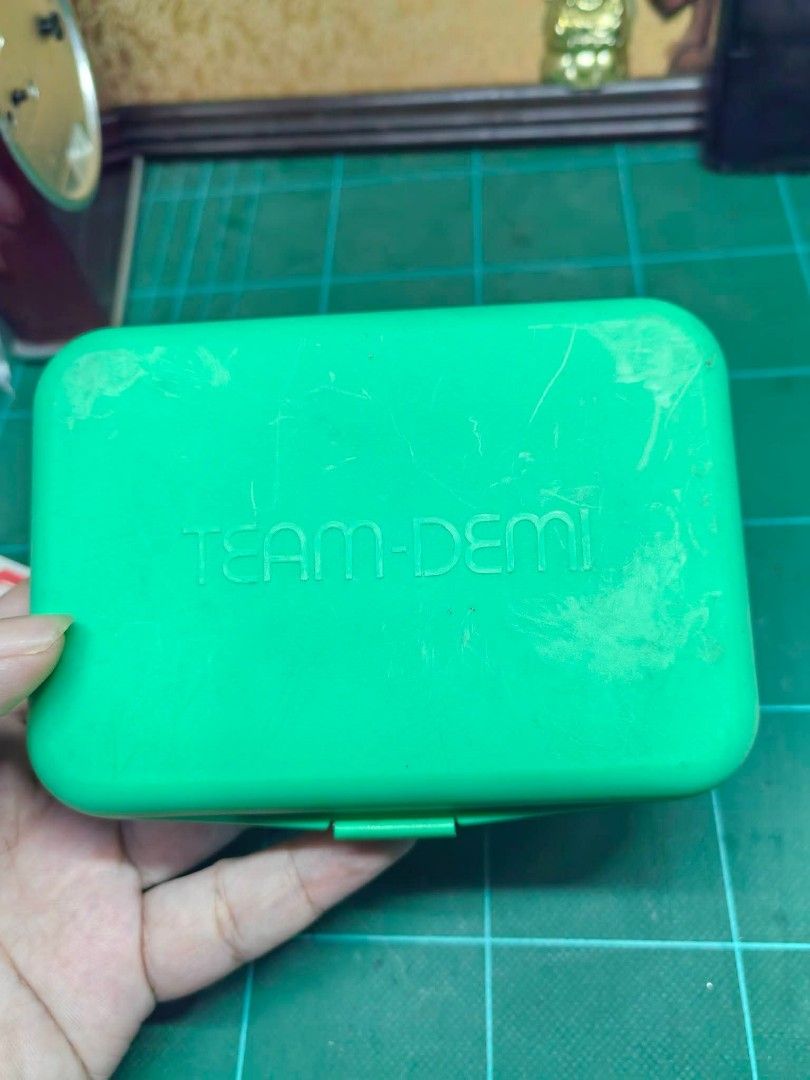 Stationary Kit (Category: Craft Supplies & Tools) located in Cebu City. Submitted by dudes_villanueva (Listing ID 1464215161, Image 2). Description: Stationary Kit Brand New. In excellent condition - water glue still full, stapler is fully loaded with staples. Sold as is..