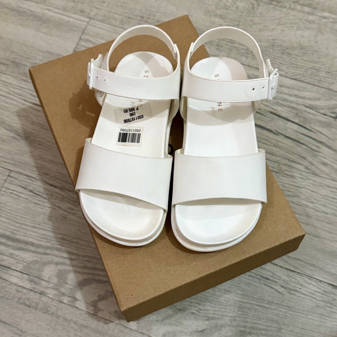 Step One from Payless Sandals US 9 (Category: Babies & Kids Fashion) located in Mandaluyong City. Submitted by momandbabystuffph (Listing ID 1464252849, Image 2). Description: .