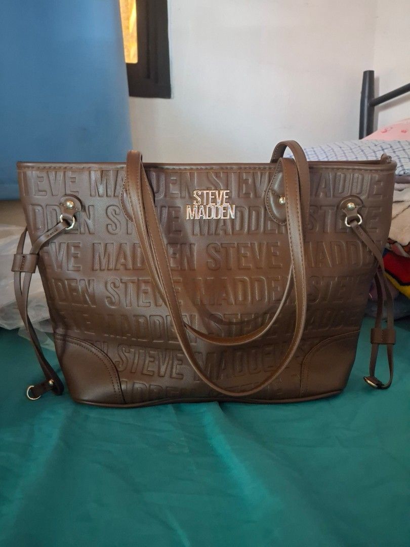 Steve Madden Tote Bag (Category: Tote Bags) located in Bayambang. Submitted by jolene2022 (Listing ID 1464150745, Image 2). Description: can fit 14inch laptop once used pangasinan location payment first.