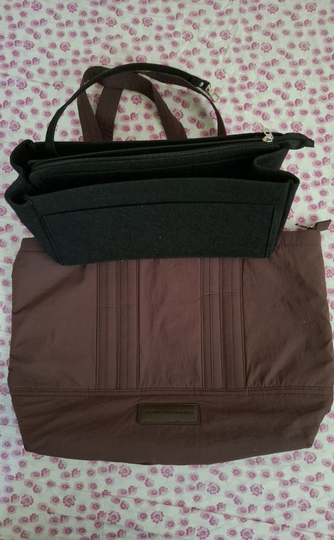 Straightforward Sopro Tote Bag (Category: Tote Bags) located in Bulacan. Submitted by conice08 (Listing ID 1464189887, Image 2). Description: Chestnut 17x14in.