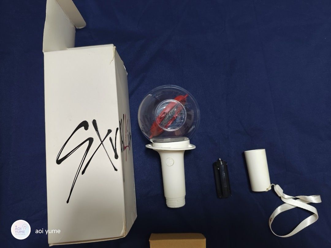 Stray Kids Official Lightstick Ver. 1 (Category: K-Wave Merchandise) located in Dasmarinas. Submitted by aoiyume29 (Listing ID 1464304177, Image 2). Description: - Official Stray Kids Lightstick - Includes original box and all accessories - Box shows minor signs of wear - Batteries not included - Perfect for concerts and display -Tested and Working -Negotiable- -shapi c/o- -gcash payment- -X Sensi- 🙅‍♀️NO UNBOXING VIDEO, NO REFUND🙅‍♀️.