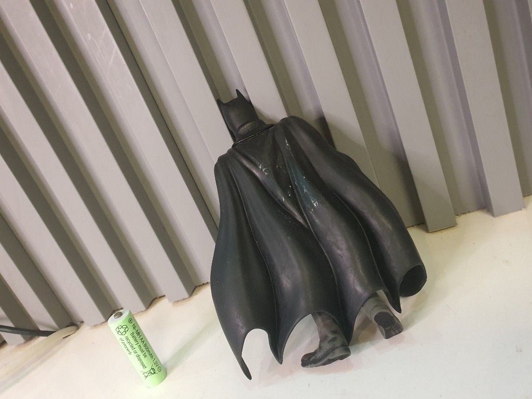Stretch Batman action figure (Category: Figurines & Statues) located in Tarlac. Submitted by ziv_surplus (Listing ID 1464333368, Image 3). Description: Stretch Batman action figure. Elastic.