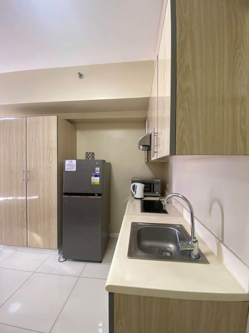 ASAP STUDIO RENT NEAR ENTERPRISE MAKATI (Category: Apartments & Condos) located in Makati City. Submitted by mariacristina123 (Listing ID 1464198333, Image 3). Description: ASAP STUDIO RENT NEAR ENTERPRISE MAKATI FOR LEASE: Studio Unit in Senta Tower LOCATION: 140 Legazpi Street corner Rodriguez Street, Legazpi Village, Makati City RENTAL RATE: Php32,000 (Inclusive of Association Dues) TERMS: • 2 months advance • 2 months deposit • Preferably 1 y