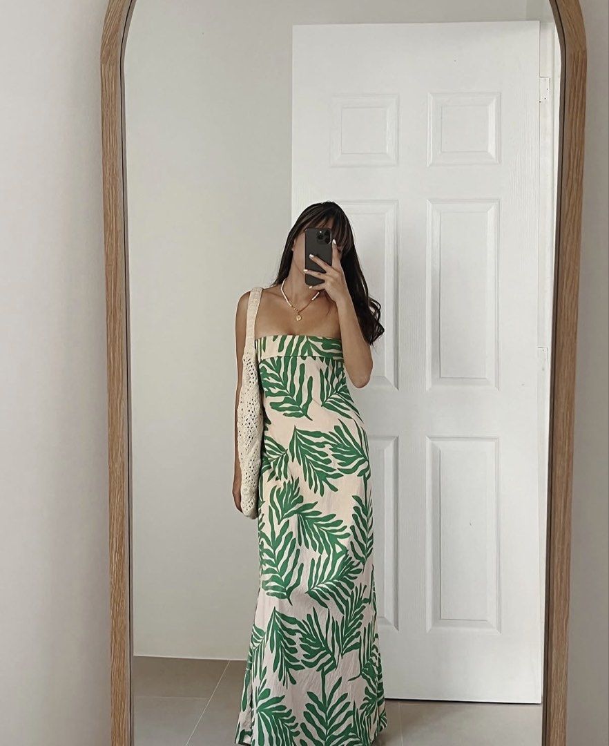 Sundaze Green Leaf Midi Dress (Category: Dresses) located in Manila. Submitted by cldluxefinds (Listing ID 1464270544, Image 1). Description: - 100% original - Bought on Instagram - Small size - No issue LAST PRICE.