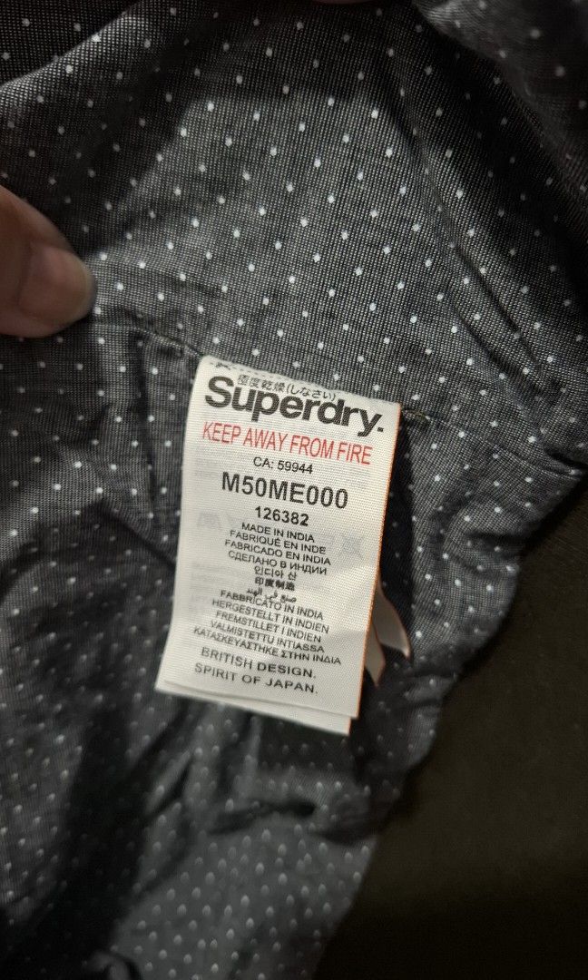 SUPERDRY Jacket (Category: Coats, Jackets and Outerwear) located in Manila. Submitted by gentleclosetcollection (Listing ID 1464180339, Image 2). Description: Brand: Superdry (Vintage Collection) ​Style: The Academy Blouson / Bomber Jacket ​Model Code: M50ME000 ​Color: Olive Green / Khaki ​Size: Fine Large (L) ​Design Details: -​Full-zip front with mandarin stand collar (button neck) -​Two front buttoned-flap cargo pockets -​Ribbed hem and cuffs 