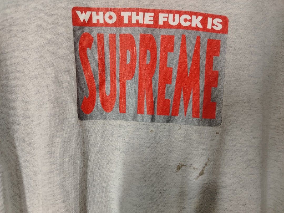 Supreme (Category: Tshirts & Polo Shirts ) located in Bocaue. Submitted by adrianberi35876 (Listing ID 1464282406, Image 3). Description: Supreme Width:22 Length:26.5 Condition:8.5/10 Color Rate:9/10 Issue: Crack prints & Stain kita naman sa pic 📩 📩 📩 📍 Bocaue,Bulacan.