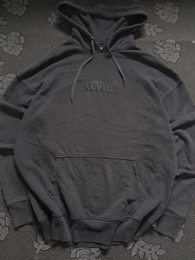 Supreme, Aape, Levi's (Category: Coats, Jackets and Outerwear) located in Baguio. Submitted by drecas (Listing ID 1464307576, Image 3). Description: Supreme Size: Large Dimes: 29x21 Issue: Stains ₱650 Levi's Size: Large up to XL Dimes: 30x23 Issue: None ₱250 Aape Size: Medium Dimes:26x22 Issue: Cracked prints ₱400 Open for split/as pack Dm for tags and issues .