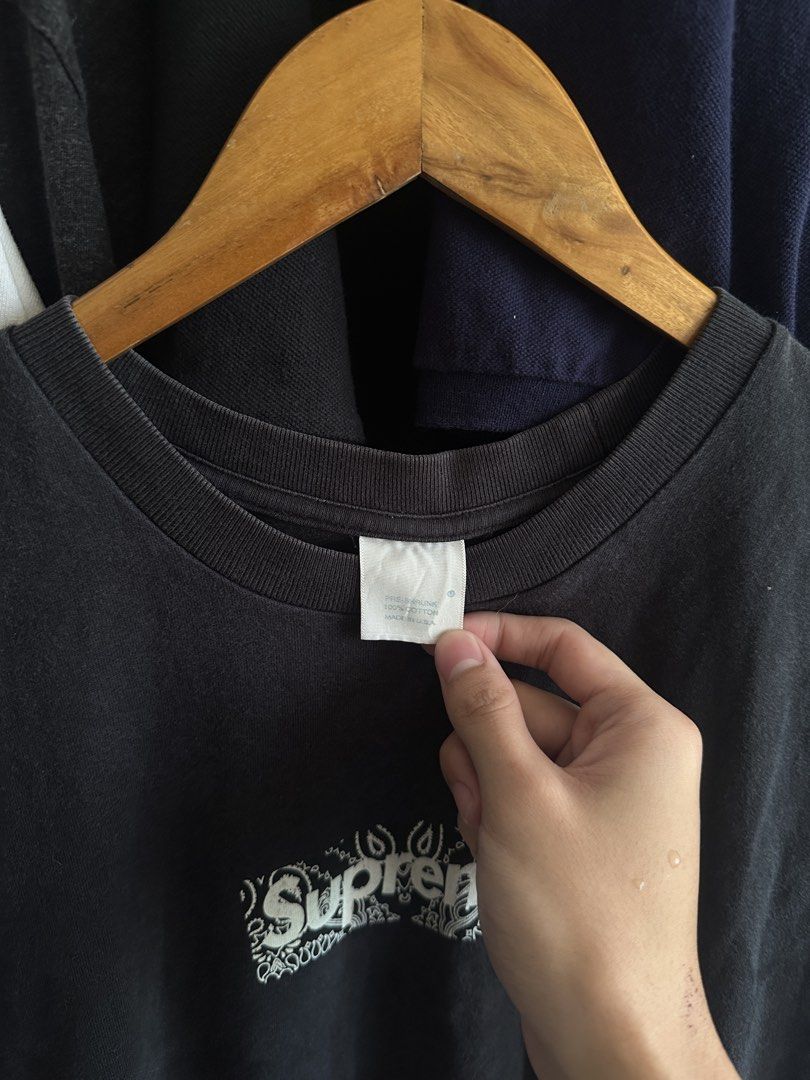 Supreme Bandana Tshirt Box Logo (Category: Tshirts & Polo Shirts ) located in Daet. Submitted by rccurated._ (Listing ID 1464191124, Image 3). Description: .