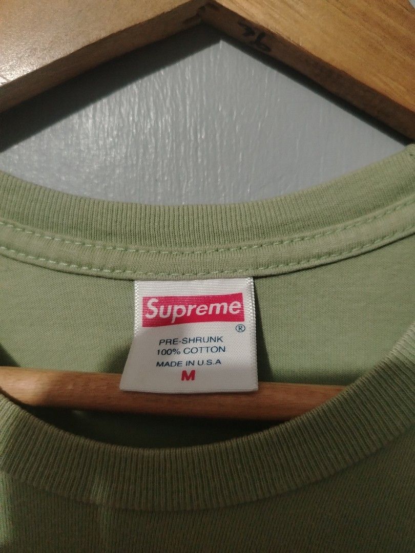 Supreme Box Logo (Category: Tshirts & Polo Shirts ) located in Bocaue. Submitted by adrianberi35876 (Listing ID 1464209033, Image 3). Description: Supreme Box Logo Width:19.4 Length:26.4 Condition:9/10 Color Rate:9/10 Issue:🚫 (need rewash) Mine:300+sf 📍 Bocaue,Bulacan.