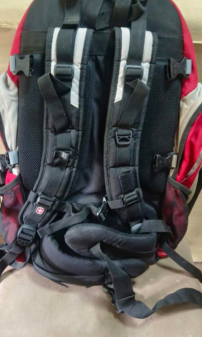 Swiss gear (Category: Backpacks) located in Manila. Submitted by celinegucciluxuryitem (Listing ID 1464195924, Image 3). Description: .