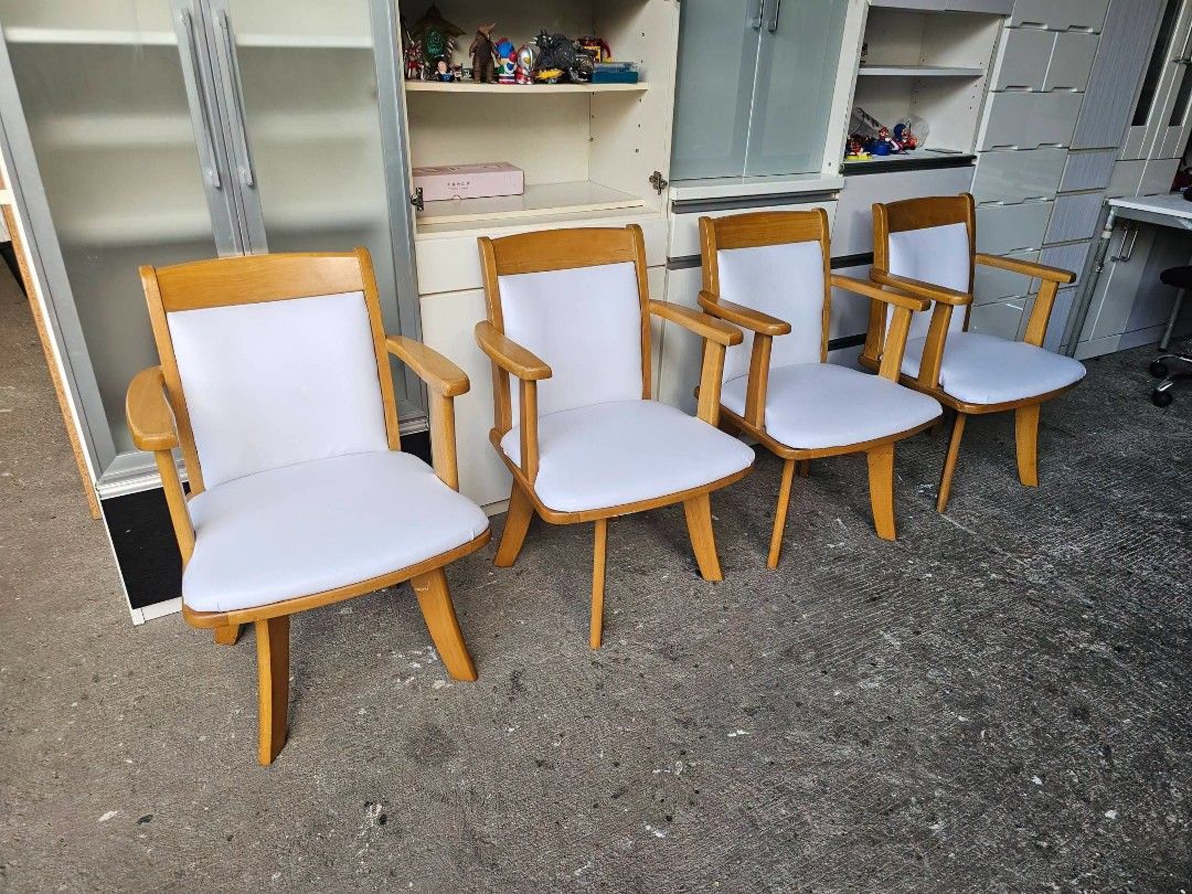 Swivel Chair (Category: Chairs) located in Meycauayan. Submitted by marygracecasimiro (Listing ID 1464276345, Image 3). Description: Swivel Chair ‼️₱9,800 Takes All‼️ ✔️L-21 H-15/31.5 W-17/18 Inches 📐 ✔️Solidwood 🪵 ✔Scratches As-is! 👌💚.