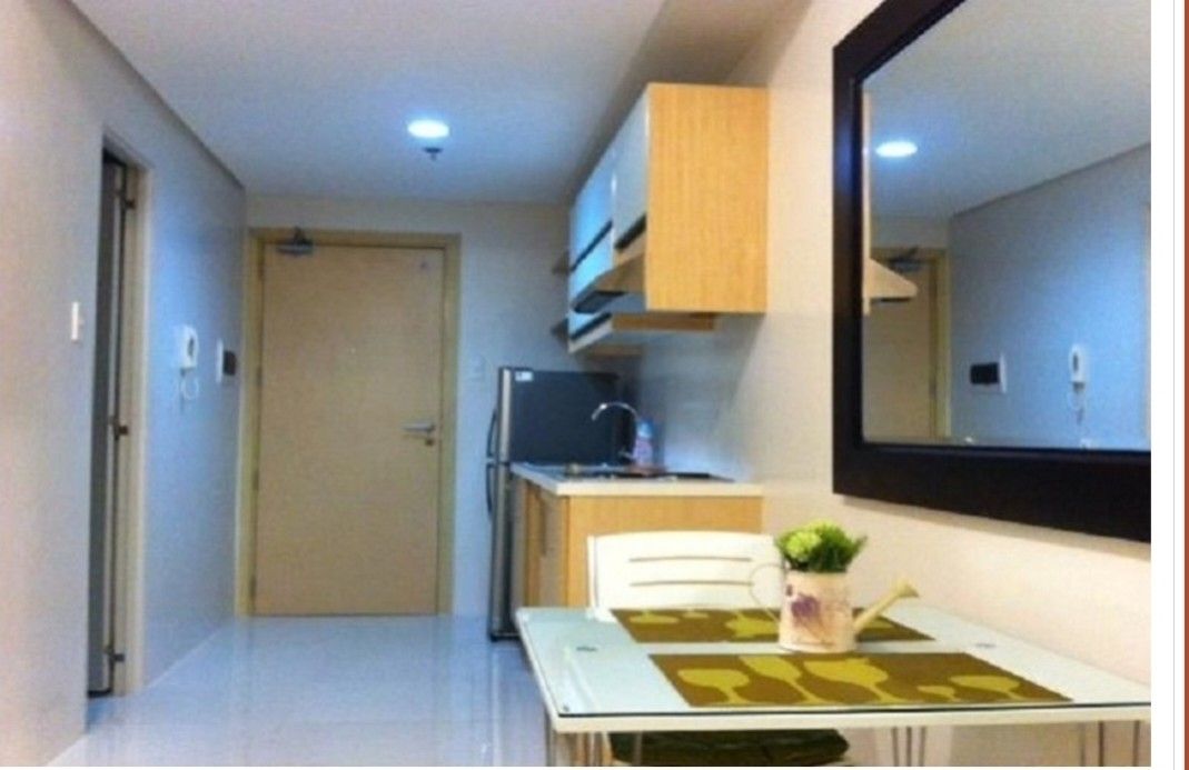 Taft Avenue Studio Unit for Sale (Category: Apartments & Condos) located in Pasig City. Submitted by raquel_mendoza (Listing ID 1464249944, Image 1). Description: 29 sqm fully furnished studio unit infront of the main gate of De La Salle (DLSU) at Taft Avenue. Complete with 2 single beds, aircon unit, dining table with 2 chairs, ref, big mirror, kitchen cabinets, stove counter top, rangehood bathroom accessories, glass shower partition and water 