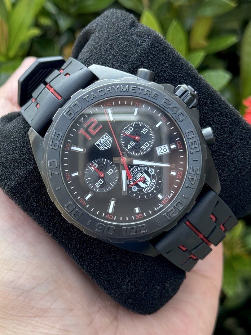 TAGHeuer F1 (Special Edition) (Category: Men's Watches) located in Manila. Submitted by deleonjade010 (Listing ID 1464217547, Image 2). Description: TAGHeuer Formula 1 Special Edition Manchester United 🔱👹 CAZ101J.FT8027 Ref/Model -43mm -PVD coated case -Black Opalin Dial -Fixed black titanium carbide-coated stainless bezel -Chronograph -Quartz (Swiss movement) -Double box -Manual -Warranty Card (Local AD) -With receipt of purchase (Time Trend) 