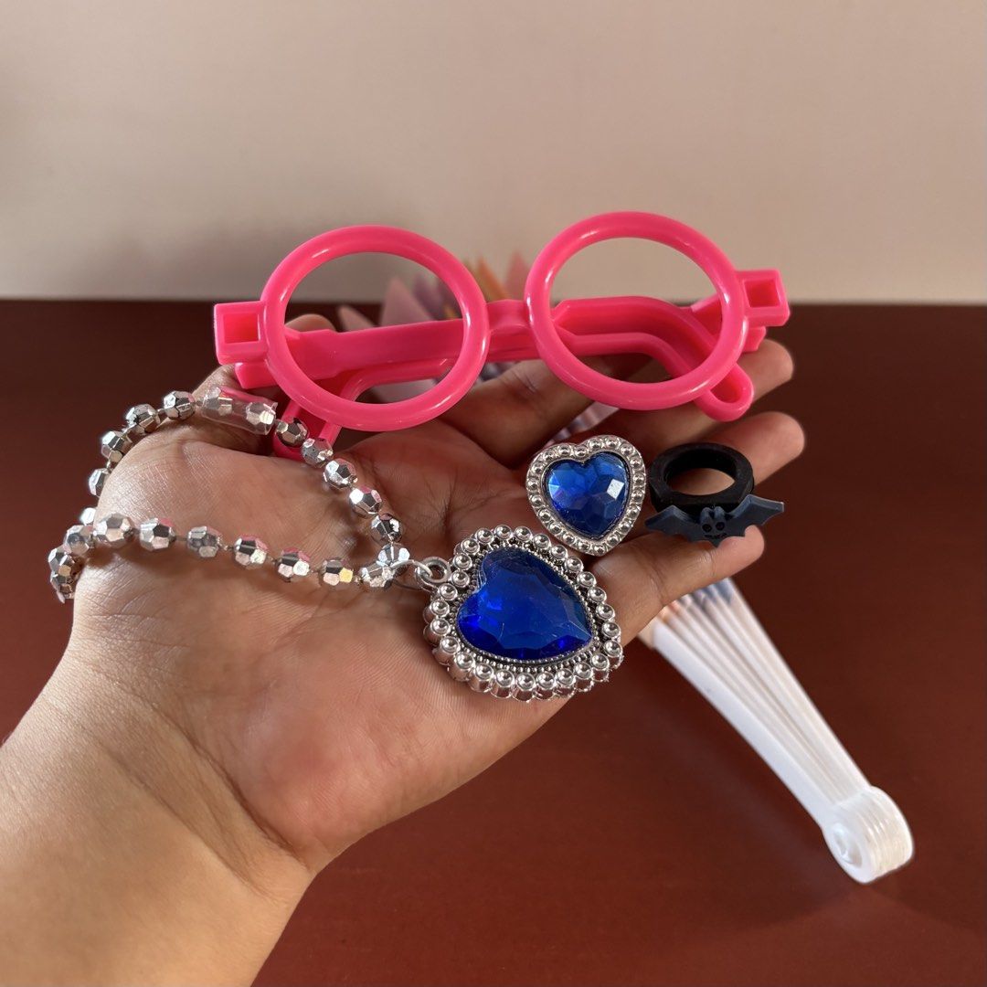 [TAKE ALL] Princess Accessories (Category: Kids Toys) located in Cavite. Submitted by nanangonlineshop (Listing ID 1464241769, Image 2). Description: 📌 Princess Accessories 🏷️ P25 (take all) ⚠️ POLICY: ❌ NO COD ✅ AS IS, WHERE IS ✅ FIRST PAY BASIS ✅ MINE NOW, PAY NOW ✅ 3-DAYS HOLD ONLY. UNPAID RESERVATIONS ARE VOIDED. 📍 Location: Cavite 👉 WE SHIP NATIONWIDE (LUZON, VISAYAS & MINDANAO) ✅ MOP: Bank Transfer (BPI) & GCash ✅ Shipping Courier: J&T 