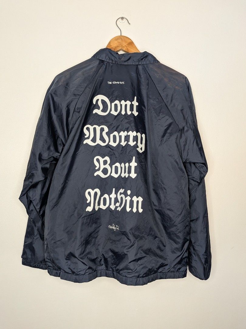 TDE Top Dawg Entertainment "Blank Face" Coach Jacket (Category: Coats, Jackets and Outerwear) located in Paniqui. Submitted by fndrs.kprs.ph (Listing ID 1464166743, Image 3). Description: T.D.E Coach Jacket Size on tag: Medium 23x26.5 Color rate: 9.5/10 Condition: 8.5/10 Issue: Bleach stain on shoulder part.
