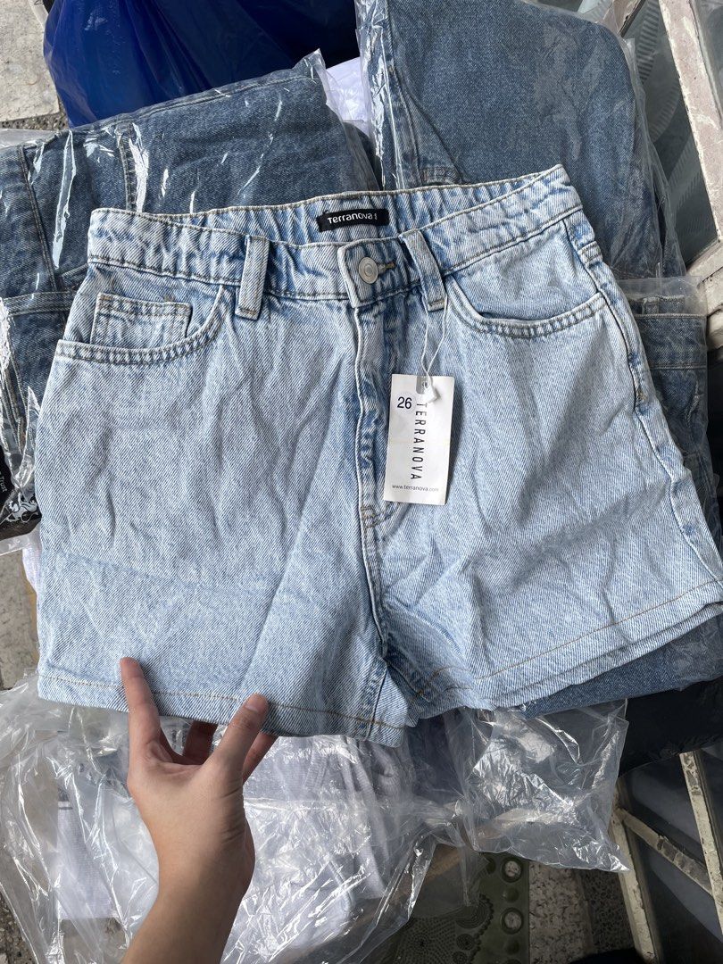 TERRANOVA DENIM SHORT (Category: Shorts) located in Manila. Submitted by jennysantos_ (Listing ID 1464213956, Image 1). Description: SIZE 24 (3) - 13 INCHES MEDIDA SIZE 25 (2) - 13 INCHES MEDIDA SIZE 26 (1) - 13 INCHES MEDIDA SIZE 28 (4) - 14 INCHES MEDIDA SIZE 29 (1) - 15 INCHES MEDIDA SIZE 30 (4) - 15 INCHES MEDIDA .