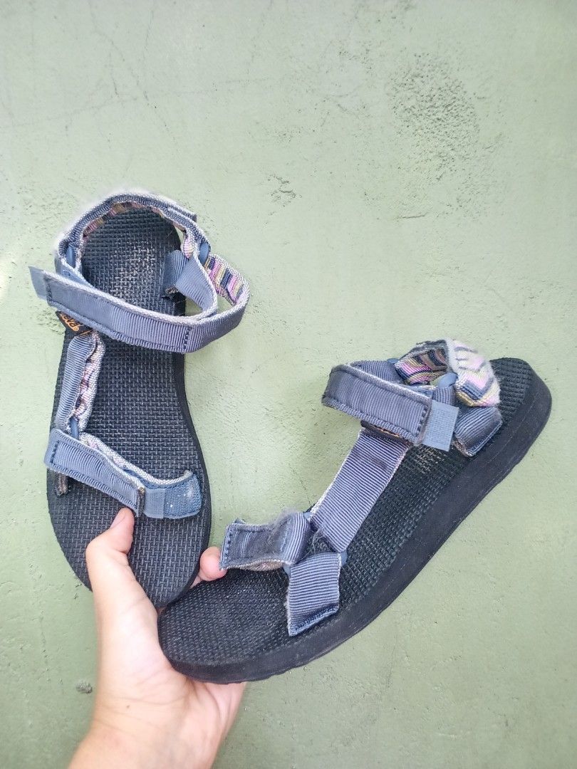 Teva outdoor original (Category: Flats & Sandals) located in General Santos City (Dadiangas). Submitted by ukayonlineshoppe (Listing ID 1464177880, Image 1). Description: 9/10 condition normal signs of used only..no major flaw 24cm.