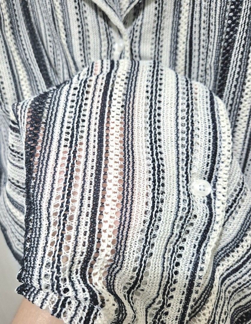 Textured Open-Weave Button-Up Topper (Category: Longsleeves) located in San Mateo. Submitted by sellbypelle (Listing ID 1464248402, Image 3). Description: Thifted🌸 W: 24 inch (48 bust) L : 25 inch Issue : None 📍 Location: Rizal 📦 + sf via J&T only ⏳ No rush shipping 💡 Actual color may vary slightly due to lighting and screen settings..