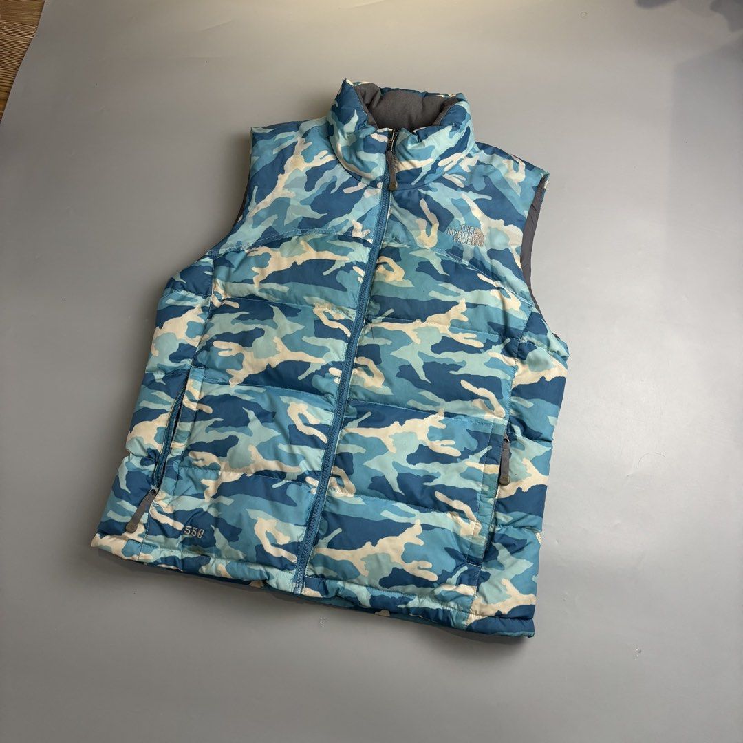 THE NORTH FACE (Category: Vests) located in Taguig. Submitted by the_rare_edit (Listing ID 1464208174, Image 2). Description: DIMENSIONS: 23x26 ISSUE: need wash COLOR RATE: 9.8/10 CONDITION: Excellent condition .